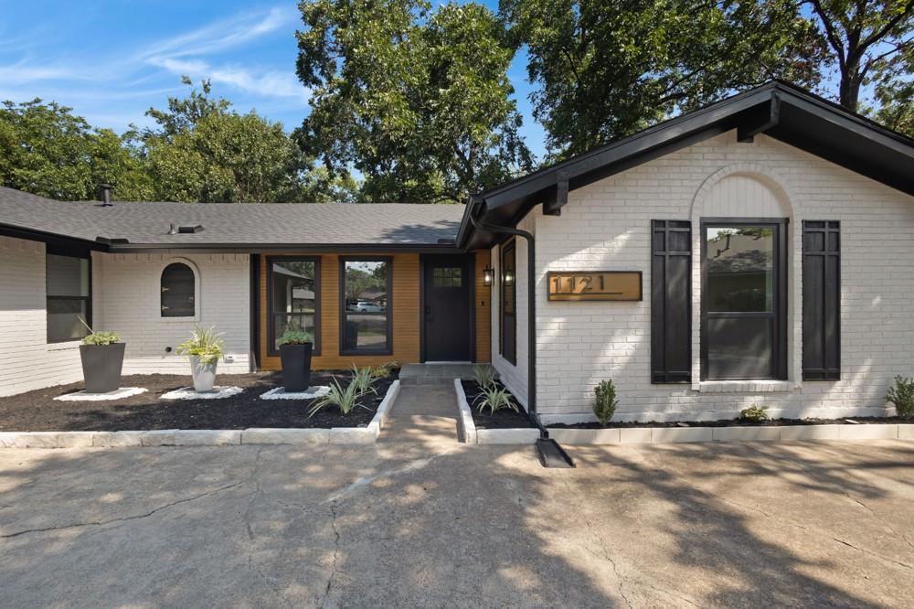 1121 Woodmount Court