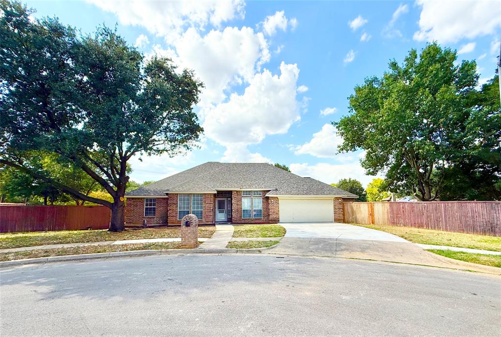 2201 Greendale Court
