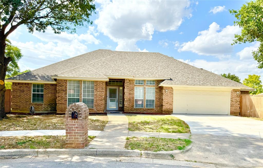 2201 Greendale Court