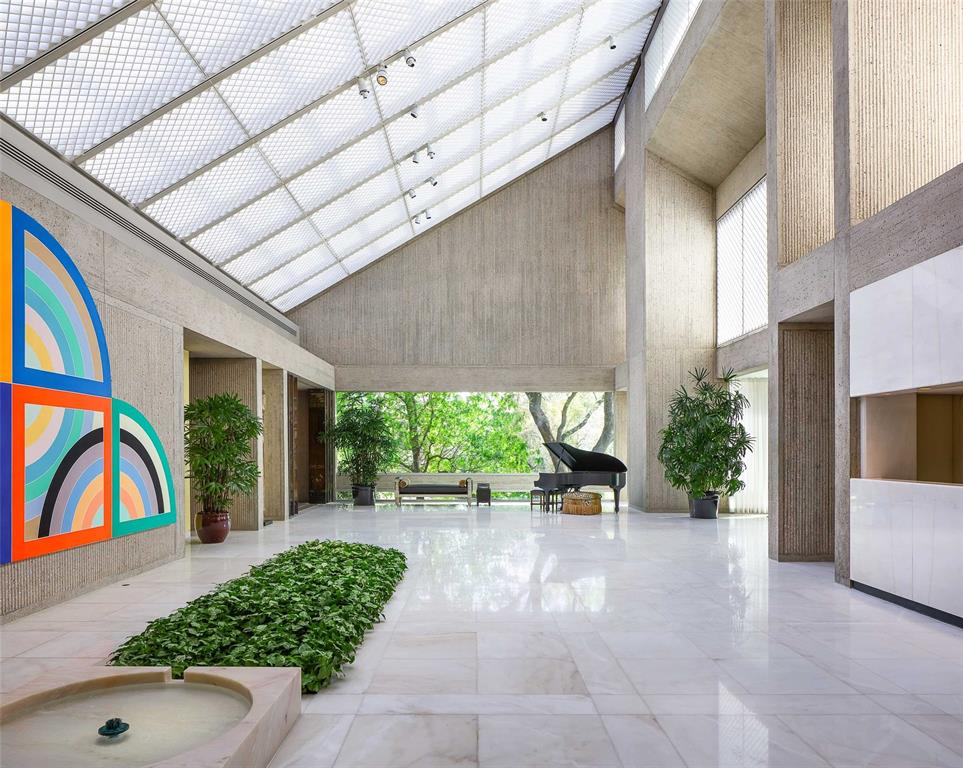 1400 Shady Oaks Lane