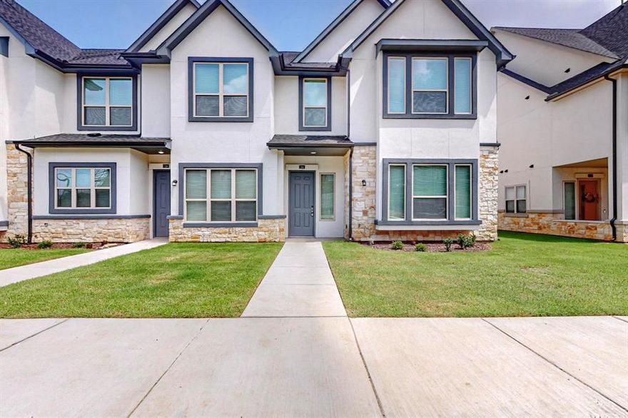 MOVE-IN SPECIALS. Gorgeous BRAND NEW two story Townhome available FOR LEASE only in FRISCO ISD. Beautiful finish out include stainless steel appliances, luxury vinyl tile and carpet in bedrooms. ALL 4 bedrooms are upstairs. Conveniently located one minute from HWY 380 and FM 423 and just a few minutes from the brand new HEB and other grocery shopping and new retail and restaurant developments. Also near the new PGA HQ. Walking distance to Coy Miller Elementary School and Doe Creek Montessori Academy. Don't miss out on your opportunity to lease a luxurious townhome without the hassle of maintaining the yard. Call for details. HURRY!