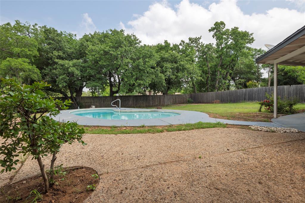 1115 Redbud Court