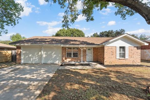 317 E Glendale Street Crowley TX 76036