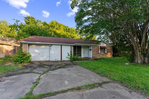 1712 Cascade Street Mesquite TX 75149