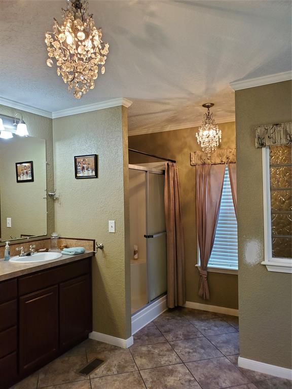 Falcon Crest - Residential