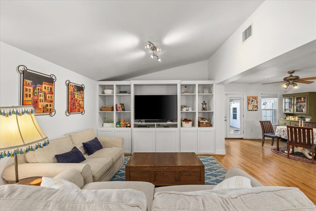 Chamberlain Arlington Heights 1st - Residential