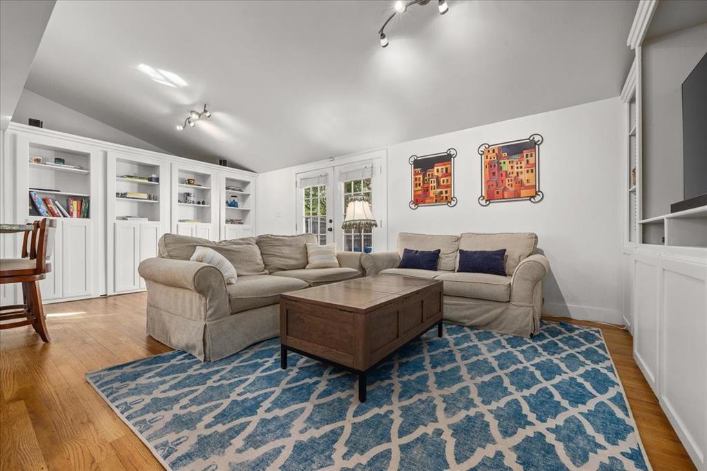 Chamberlain Arlington Heights 1st - Residential