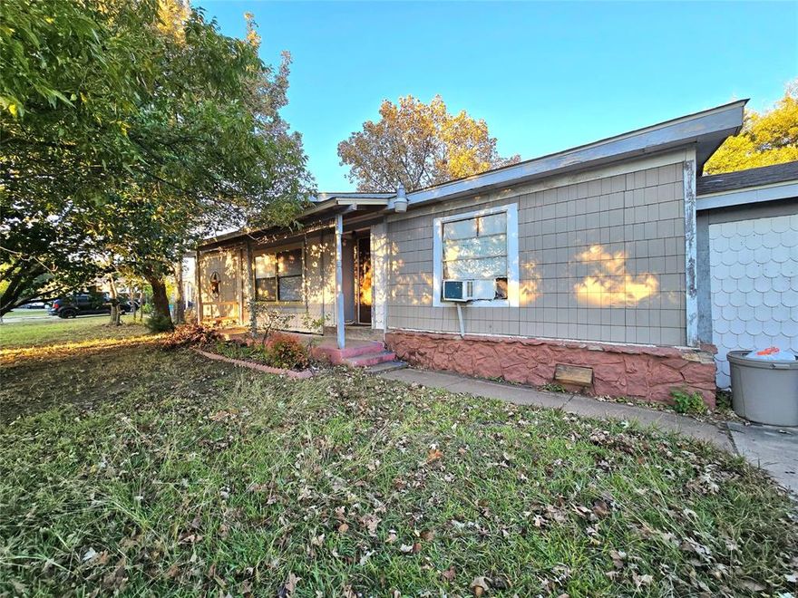 Sitting On A Generous Size Lot, This Cozy 3-Bedroom, 1.5 Bath Manufactured Home Offers A Wonderful Opportunity To Make It Your Own! Featuring A Spacious Open Layout With A Large Living Area, Dining Space, And Functional Kitchen, This Property Provides Plenty Of Upside Potential. Lots Of Room For Outside Enjoyment, Gardening, Or Future Expansion. Minutes From HEB, And Other Popular Retailers! Close To Major Highways For Easy Work Commutes. Schedule Your Tour Today!