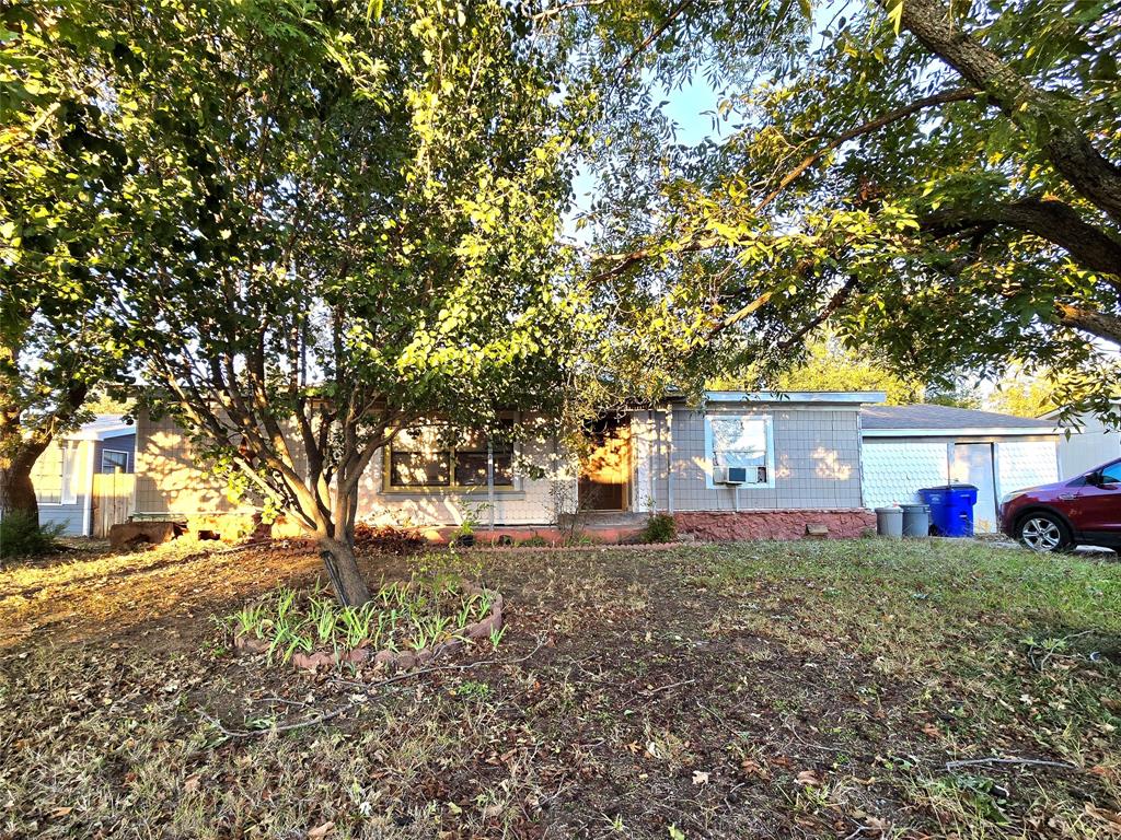 1318 Honeysuckle Drive