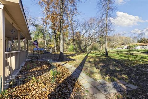 A home in Mabank