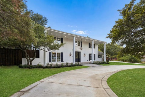 Photo of 13907 Carillon Drive, Dallas, TX 75240 (MLS # 21384016)