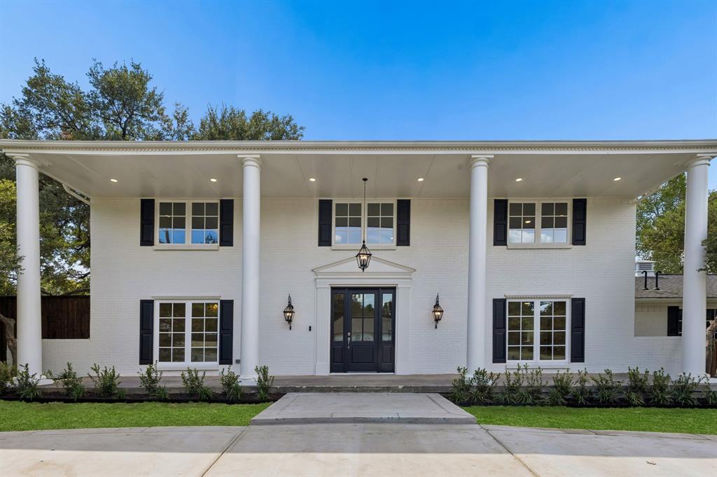 13907 Carillon Drive