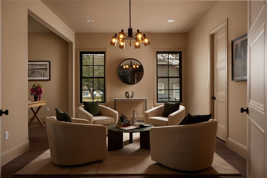 6201 Lakeshore Drive