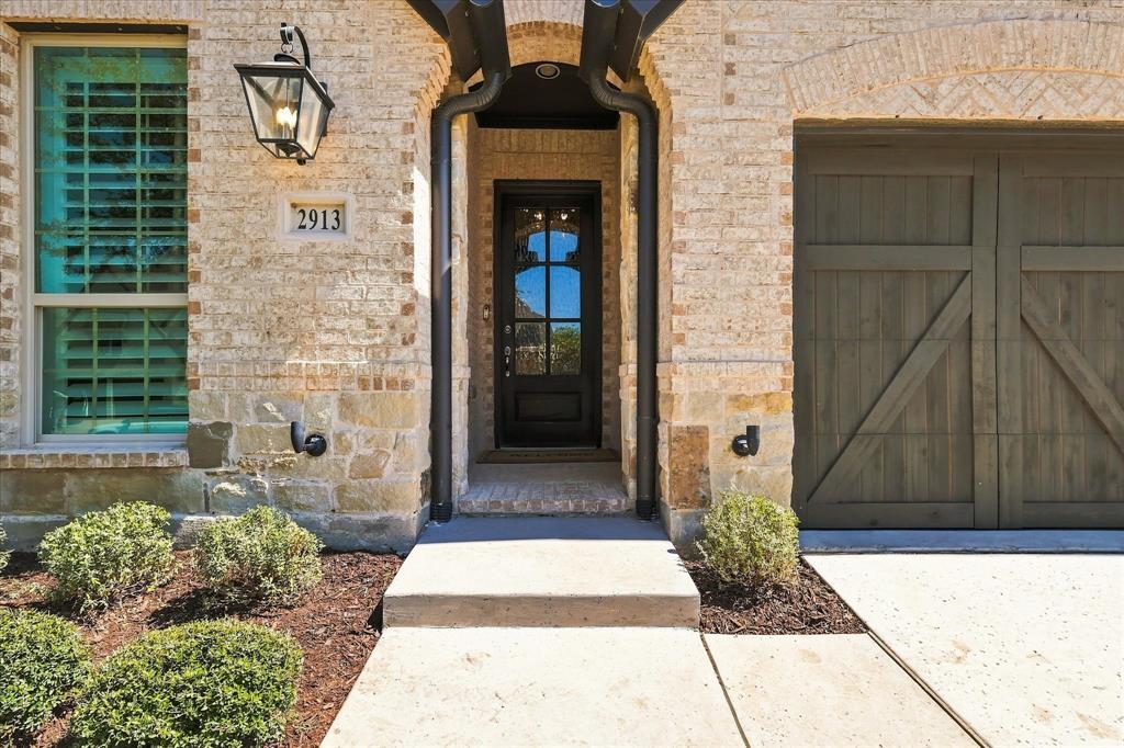 2913 Stonefield