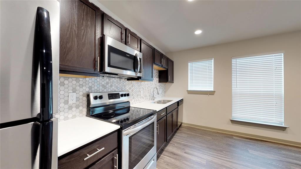 6304 Prospect Avenue 202