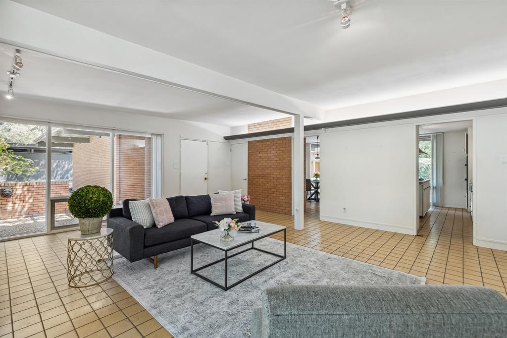 Royal Spgs Estates - Residential Lease