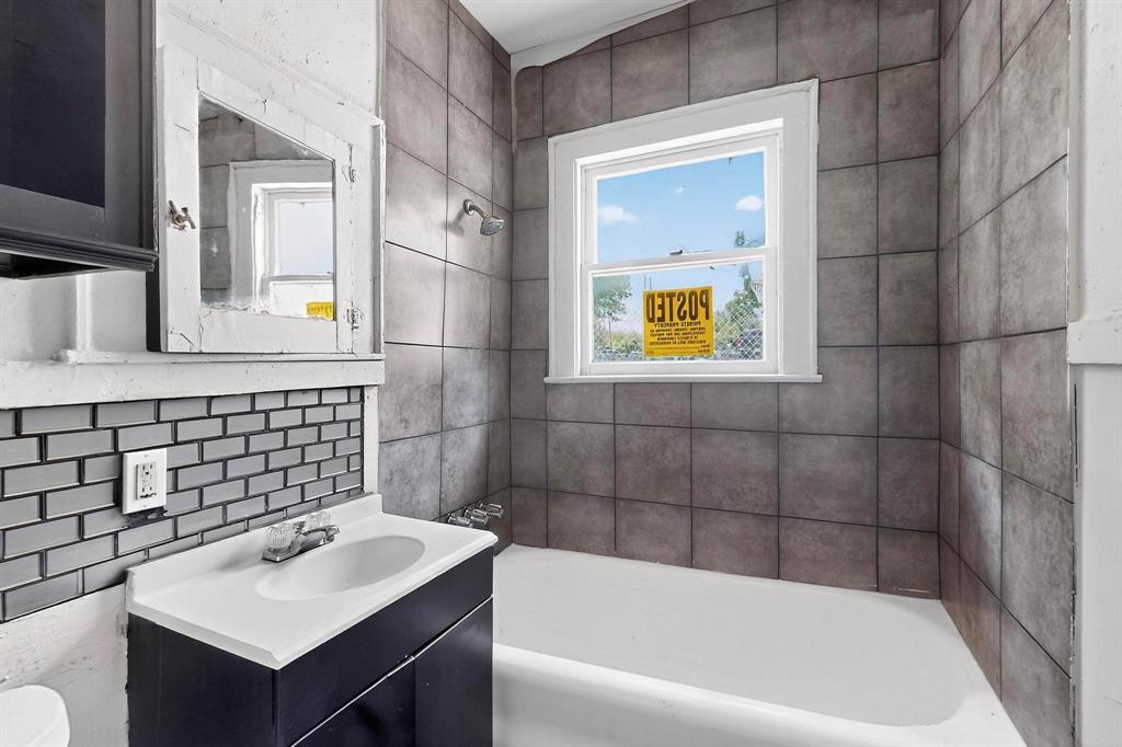 Oak Cliff Original Town Of - Residential Lease