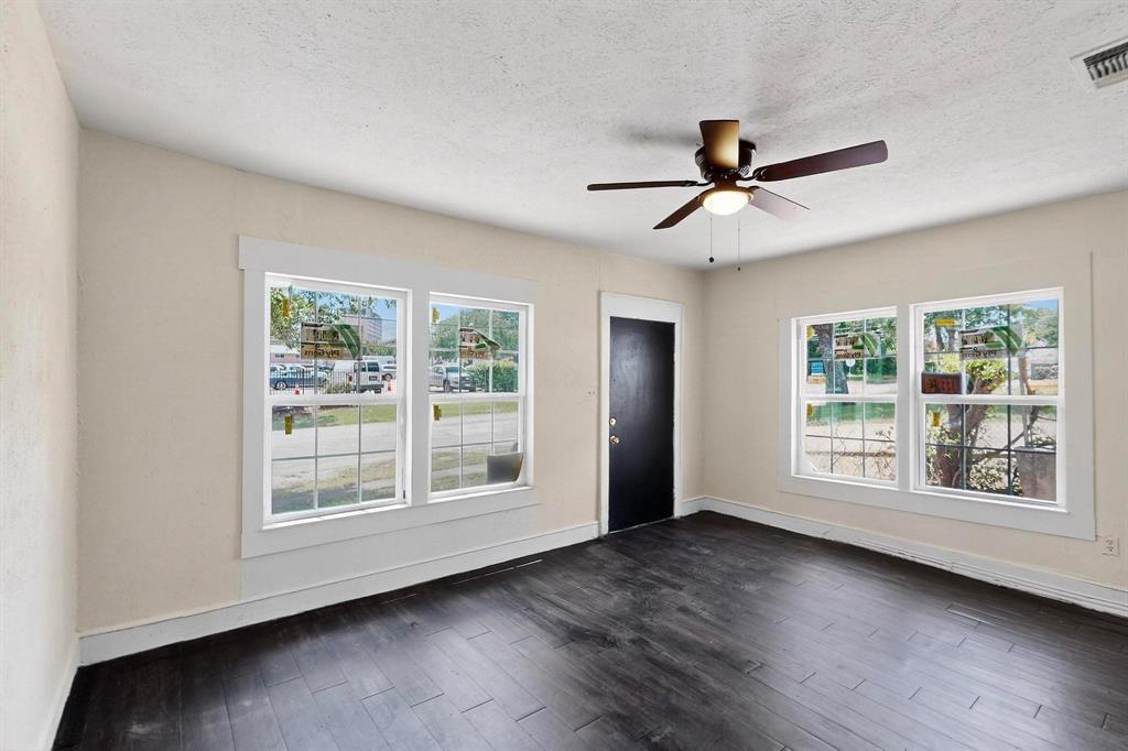 Oak Cliff Original Town Of - Residential Lease