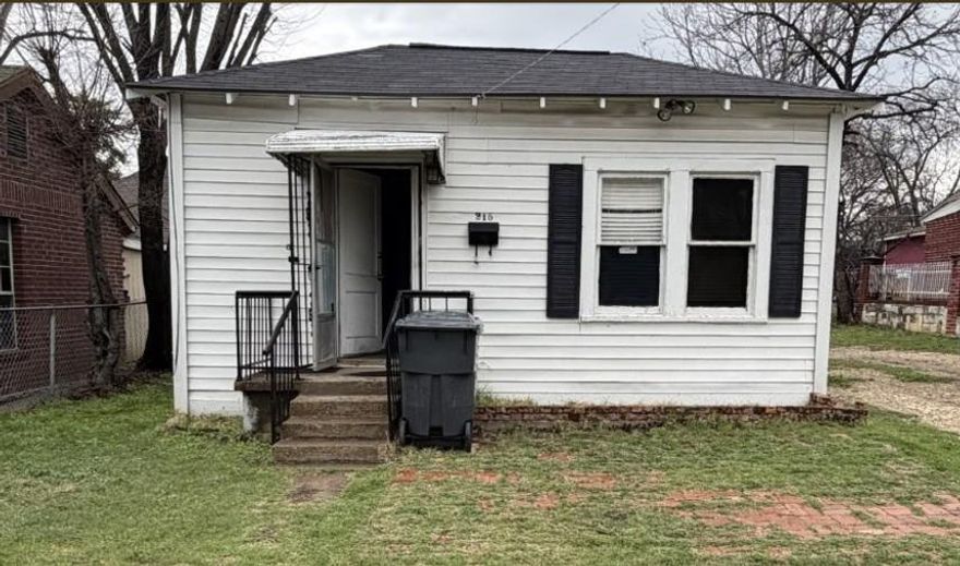 Investor Opportunity! Bring your contractor and vision! Submit your best offer. Don't miss out on a great opportunity to create a masterpiece located near Downtown Dallas. Open floor plan. It just needs some TLC. The large backyard provides open space for outdoor use or future improvements. Located in an area with increasing new construction, this property offers long-term value for both first-time homebuyers and investors Property is being Sold As-Is. Neither Seller nor LA makes any warranties or representations as to accuracy. NO BLIND OFFERS. Please verify accuracy of all information including room & lot sizes, schools, taxes, amenities, etc.