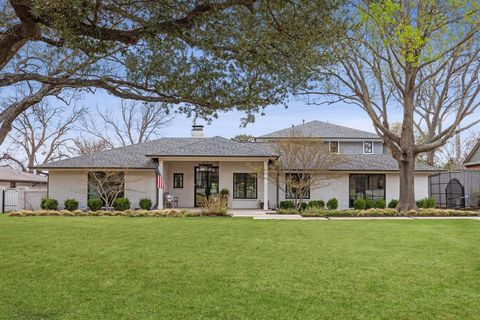 Photo of 7114 Azalea Lane, Dallas, TX 75230 (MLS # 21195382)