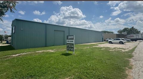 121 W 6th Street Justin TX 76247