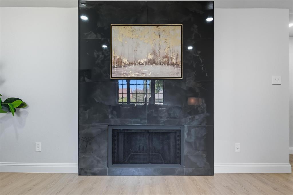 2724 Red River Street