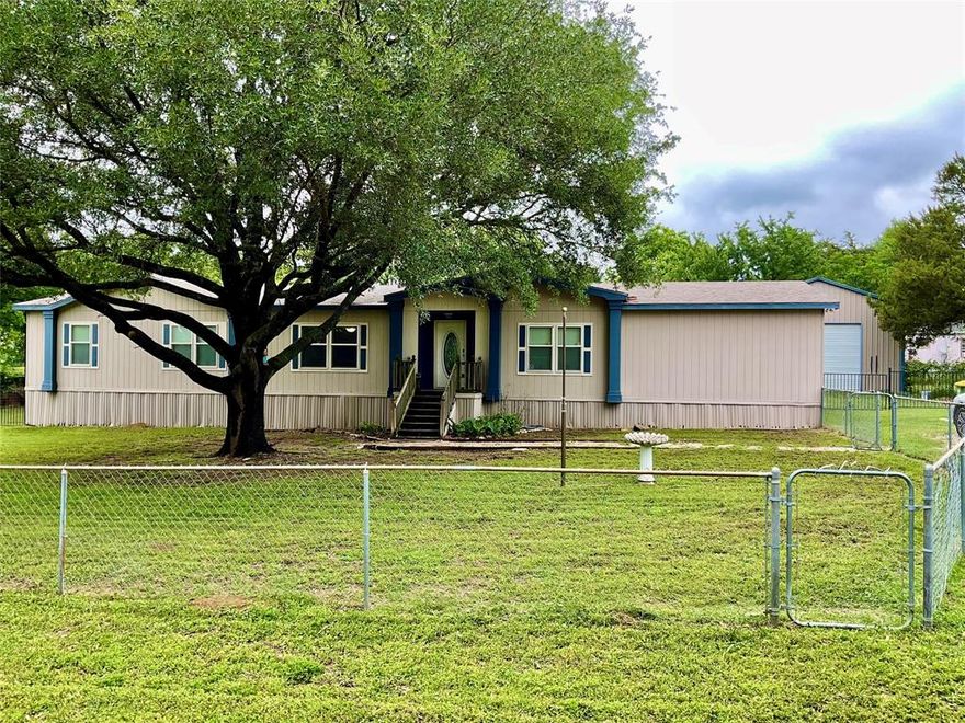 Spacious, beautifully maintained manufactured home offering over 2,600 sq. ft. of comfortable living with large rooms and an open-concept floor plan designed for everyday living and entertaining. Situated on an extremely large piece of property, this unique property offers endless opportunities for hobbies, business use, or simply enjoying wide open space. A standout feature is the impressive workshop complete with a bathroom, running water, and electricity, plus an additional storage shed for even more functionality. Inside, the oversized primary suite features a large dressing closet and a spacious bath retreat. Enjoy the peace of being just outside the city limits while still conveniently close to shopping, dining, and everyday amenities. A rare combination of space, versatility, and potential!
Sold-as-is!!
*All things deemed in this listing to be verified by buyer and buyers agent.*