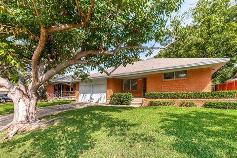 Photo of 10623 Mccree Road, Dallas, TX 75238 (MLS # 21101825)