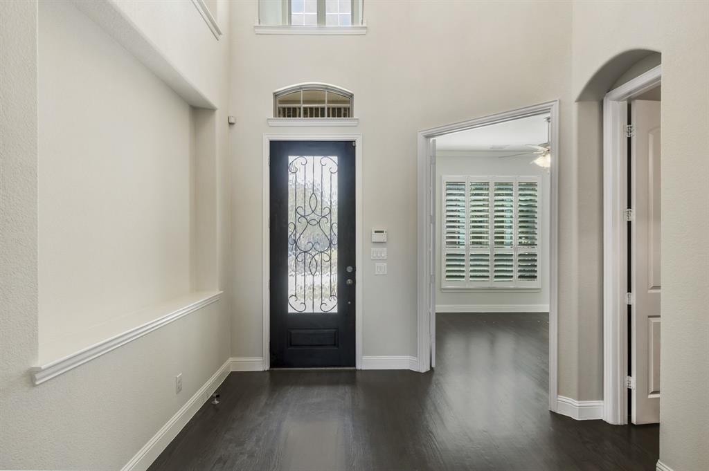 2413 Bigleaf Court