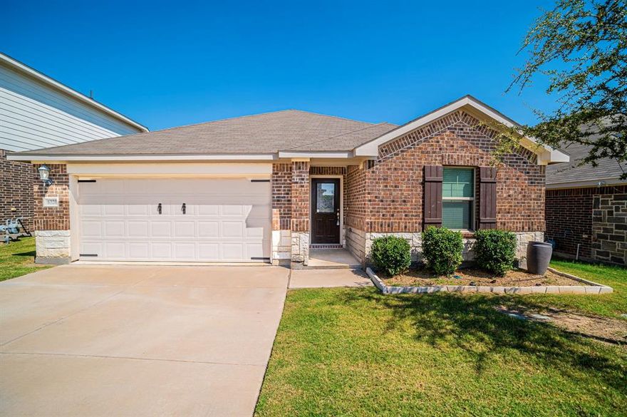 4-Bed Single-Story in Fort Worth’s Western Ridge – Modern, Move-In Ready

Welcome to 6320 Copperhead Drive, a beautifully maintained 4-bedroom, 3 bath single-story home (2,059 sq ft) in the sought-after Western Ridge community of Fort Worth. Built in 2020, this home combines an open-concept layout, modern finishes, and a functional design ideal for today’s lifestyle.

Inside, the eat-in kitchen boasts granite countertops, a gas range, and ample cabinetry, opening seamlessly to the living and dining areas — perfect for both everyday living and entertaining. Enjoy abundant natural light, luxury vinyl plank flooring, and a neutral palette ready to complement your personal style.

Retreat to the spacious primary suite with a private bath, or step outside to the covered patio and expansive backyard, offering plenty of space for outdoor dining, play, or future customization.

Located within Eagle Mountain-Saginaw ISD, and just minutes from major highways, shopping, dining, and parks, this home delivers both convenience and comfort.

Move-in ready and priced to sell — schedule your private showing today!