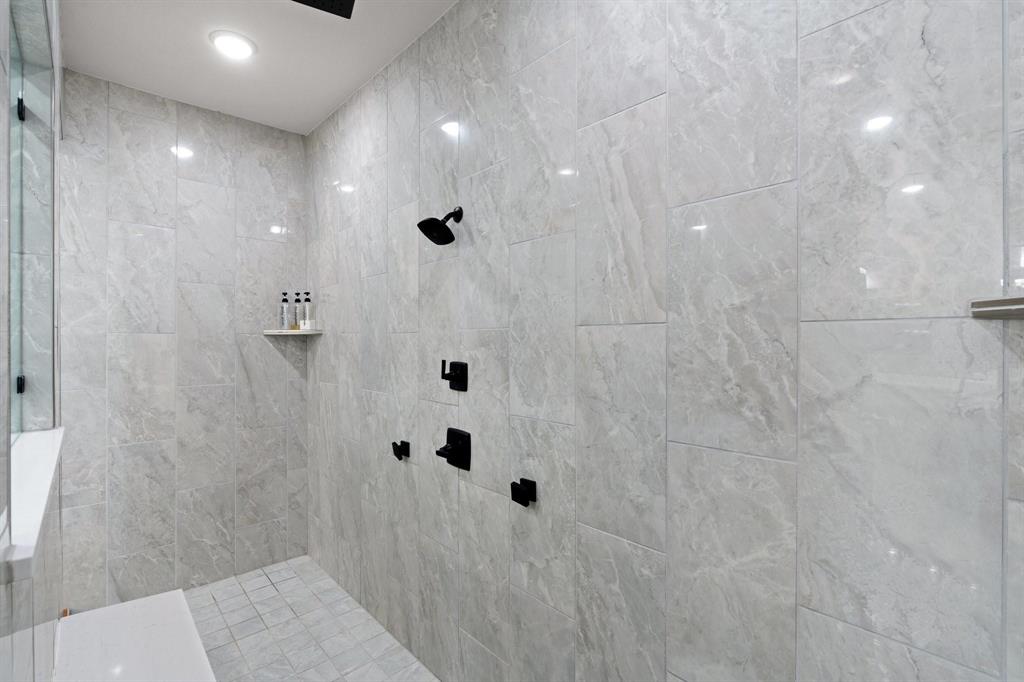 HIDDEN LAKES ESTATES - Residential