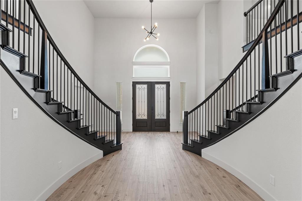 704 S HIDDEN LAKES Drive