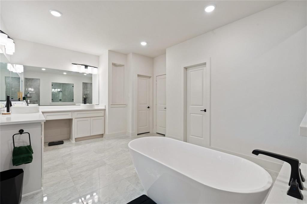HIDDEN LAKES ESTATES - Residential