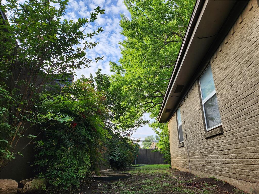 2822 Sunny Hill Lane