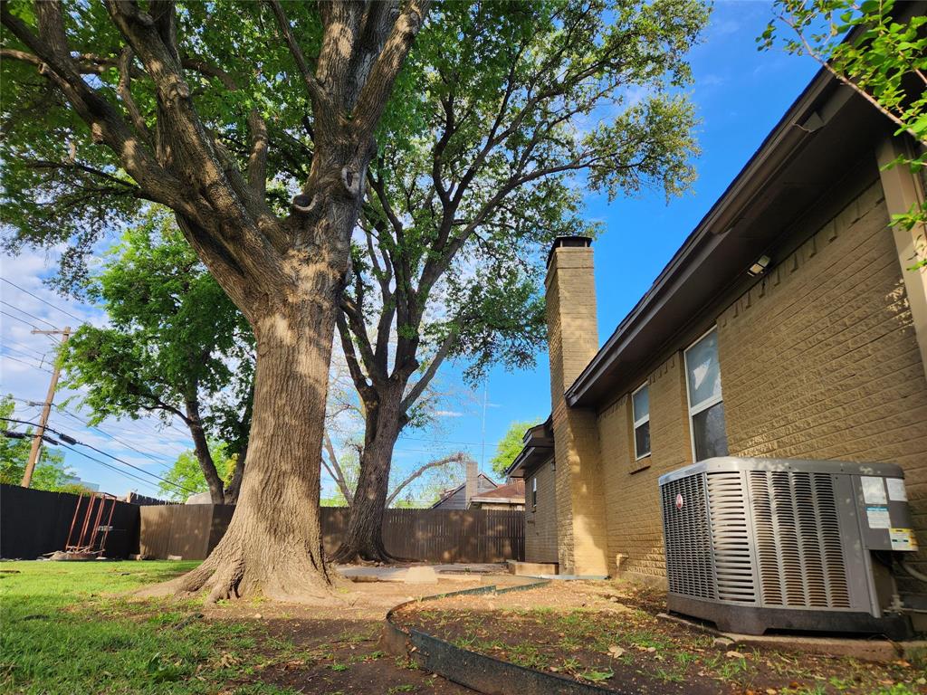 2822 Sunny Hill Lane