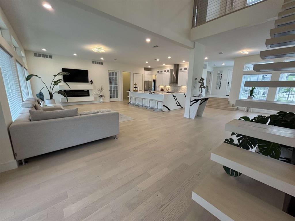 2309 Lafayette Drive