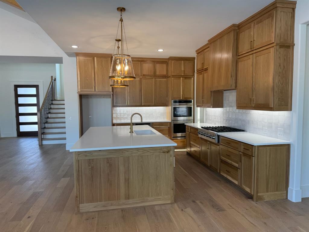 1715 Eagle Glen Pass