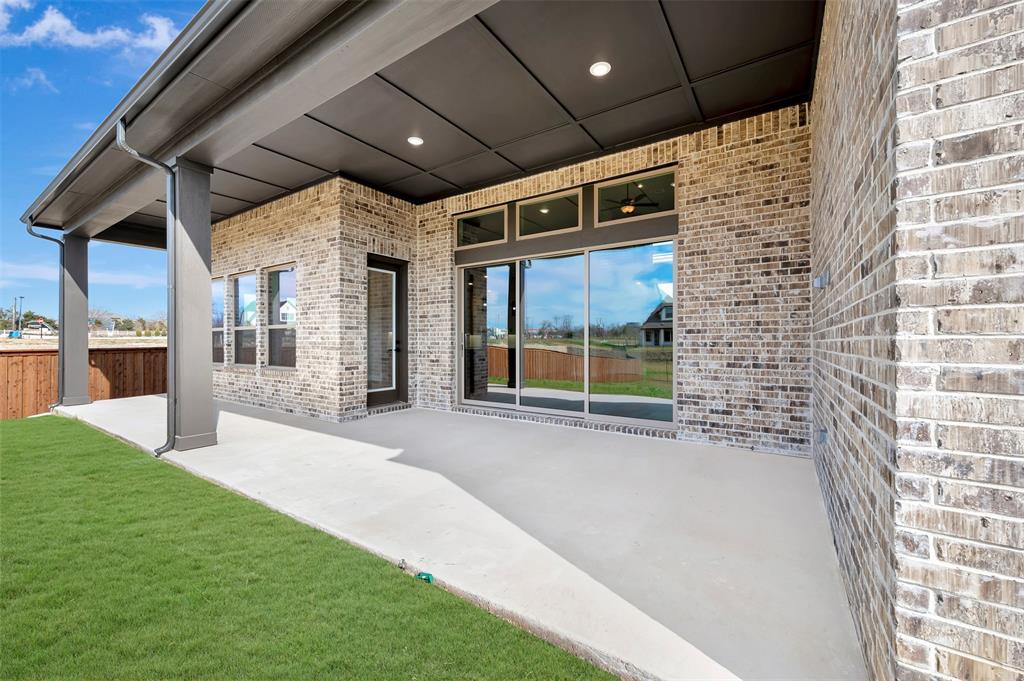 2305 Northshore Trail