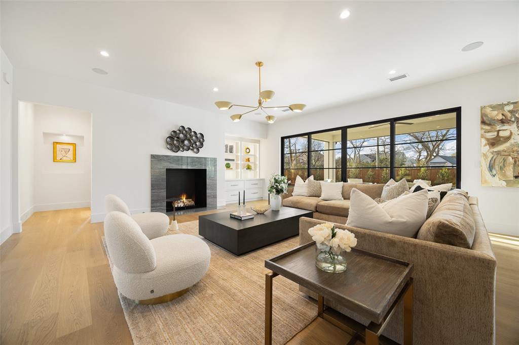 FOREST HILLS - Residential