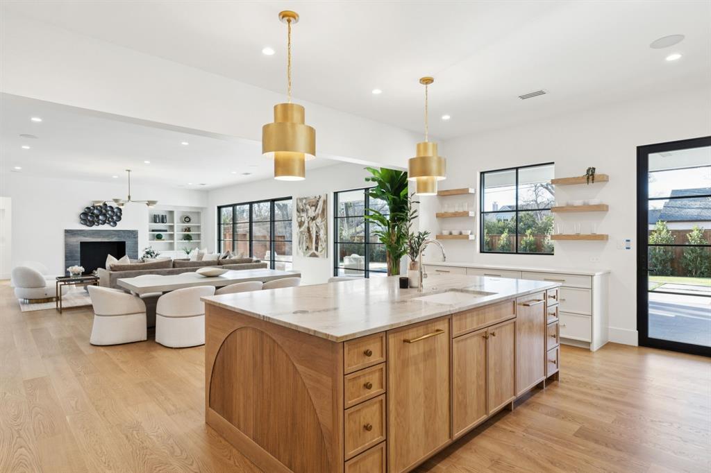 FOREST HILLS - Residential