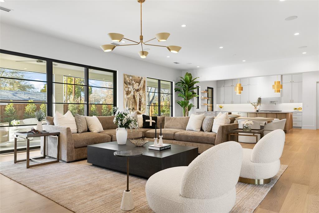 FOREST HILLS - Residential