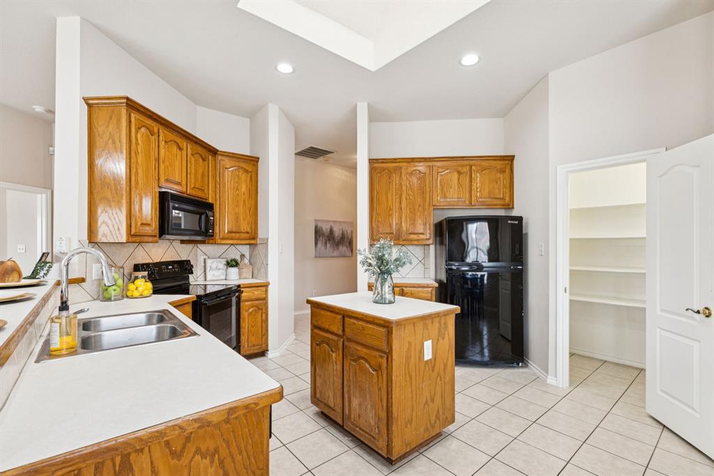 Shady Valley West Add - Residential