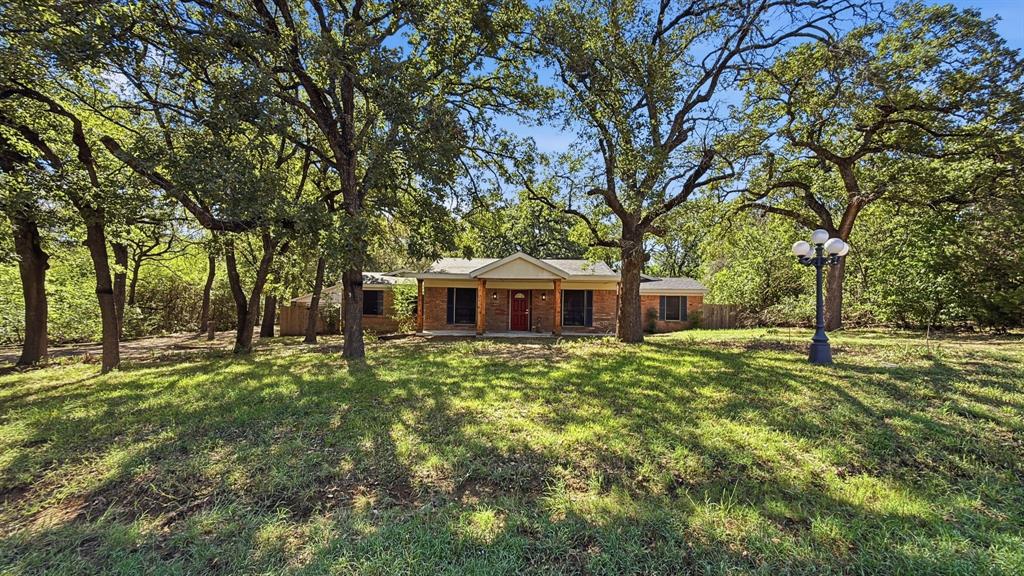 1004 Lakeview Drive