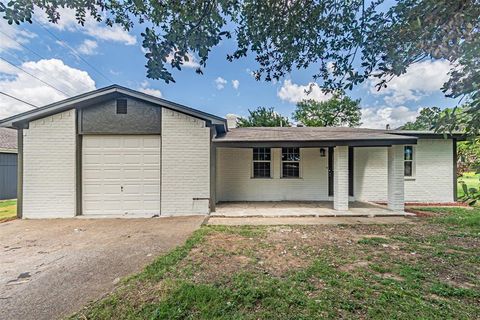 5307 Kelly Elliott Arlington TX 76017