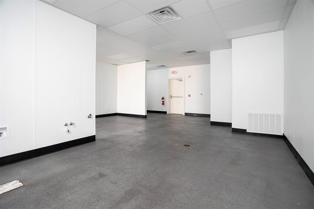 na - Commercial Lease