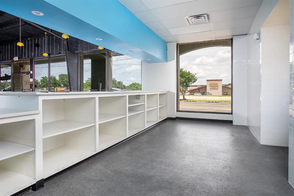 na - Commercial Lease