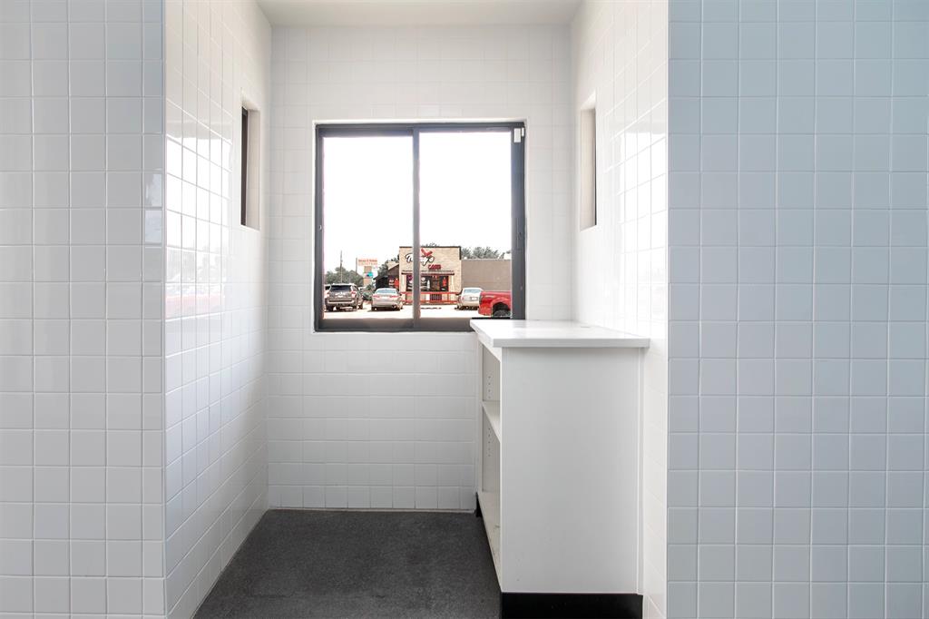 na - Commercial Lease