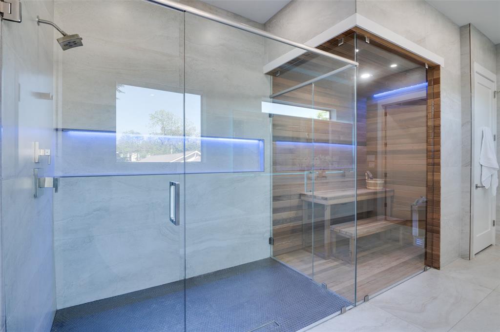 Henderson Ave - Residential