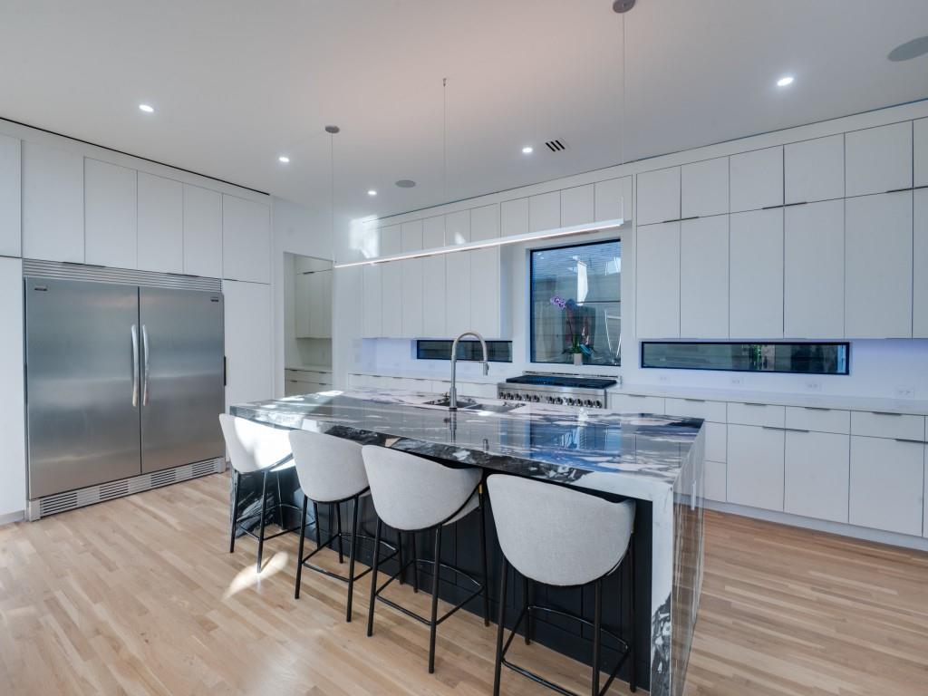 Henderson Ave - Residential