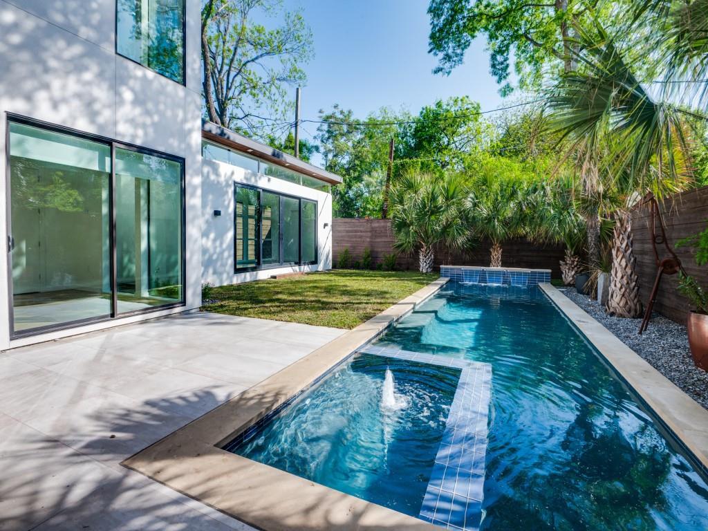 Henderson Ave - Residential